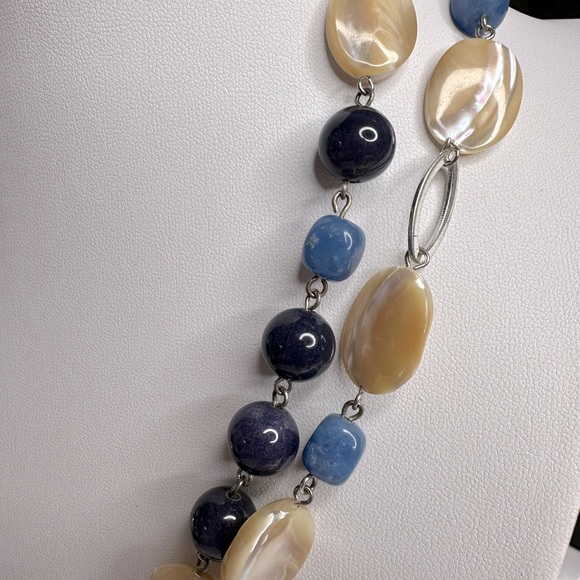 Vintage Talbots Mother Of Pearl And Small Stone Silver Tone Necklace - Picture 6 of 8